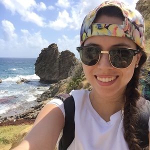 Meet your Posher, Abigail